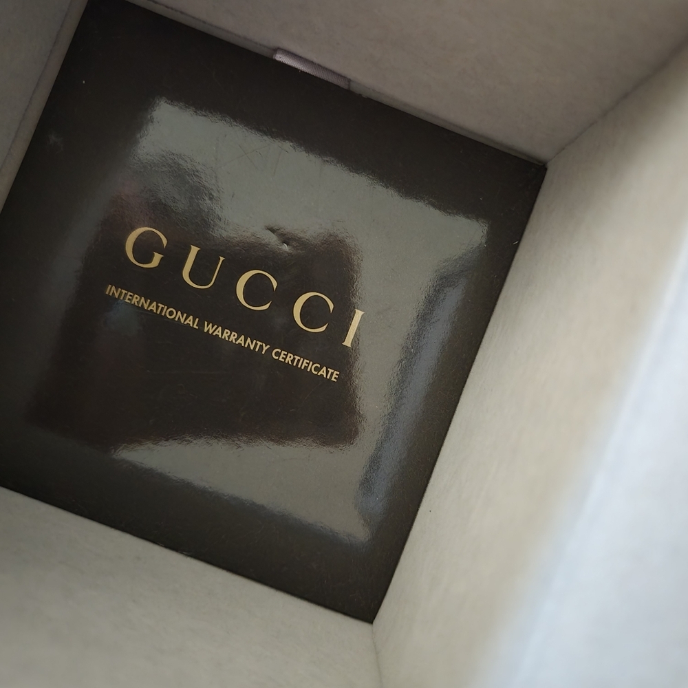 WOMENS GUCCI " G" WATCH - Picture 2 of 12